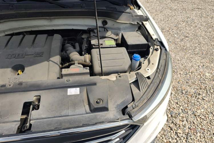 Used Bestune X40 2018 Internet Celebrity Edition 1.6L Automatic Luxury Version Engine Bay Left