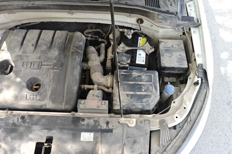 Used Bestune X40 2018 Internet Celebrity Edition 1.6L Automatic Luxury Version Engine Bay Left