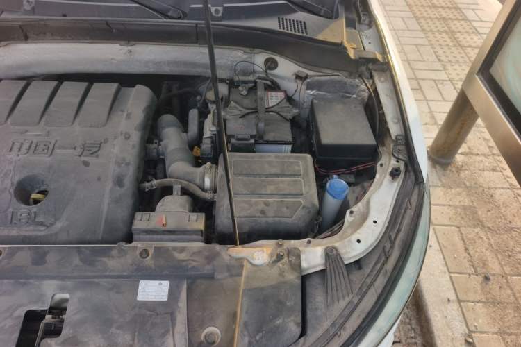Used Bestune X40 2018 Internet Celebrity Edition 1.6L Manual Luxury Version Engine Bay Left
