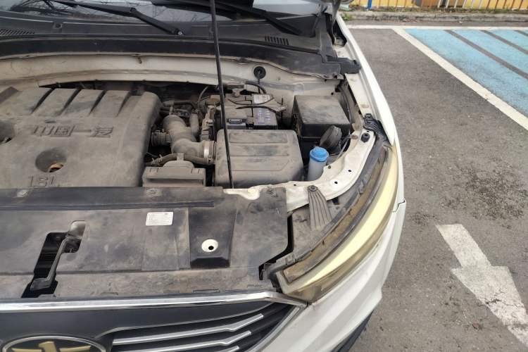 Used Bestune X40 2018 Internet Celebrity Edition 1.6L Automatic Luxury Version Engine Bay Left