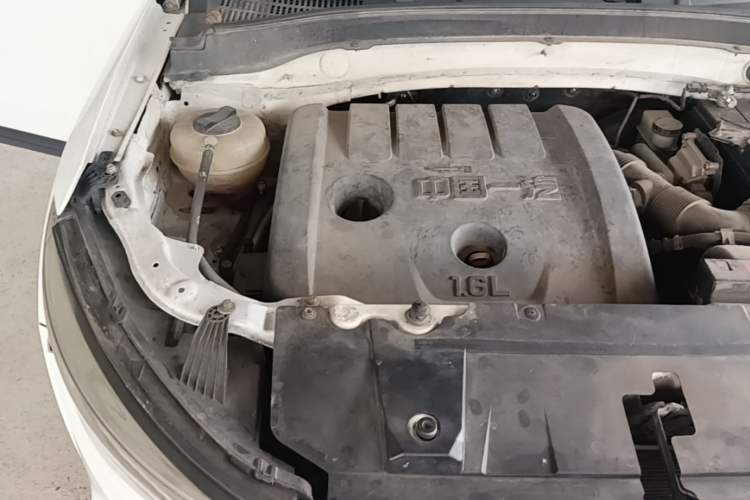 Used Bestune X40 2018 Internet Celebrity Edition 1.6L Automatic Luxury Version Engine Bay Right
