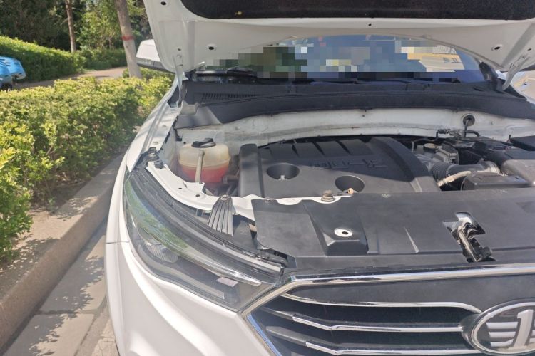 Used Bestune X40 2018 Internet Celebrity Edition 1.6L Manual Luxury Version Engine Bay Right