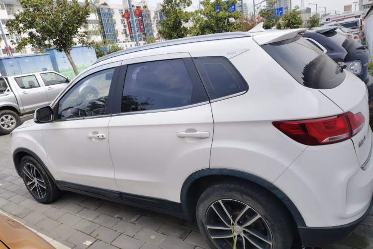 Used Bestune X40 2018 Internet Celebrity Edition 1.6L Automatic Luxury Version Exterior 3
