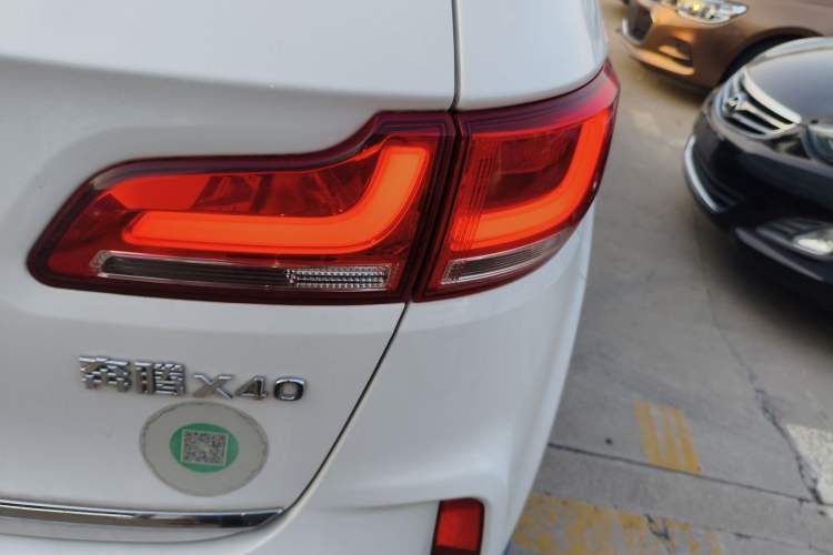 Used Bestune X40 2018 Internet Celebrity Edition 1.6L Automatic Luxury Version Exterior 6