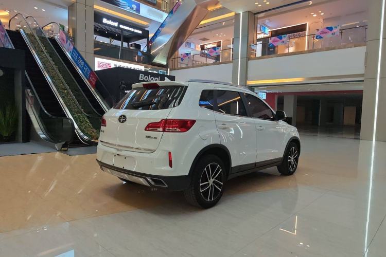 Used Bestune X40 2018 Internet Celebrity Edition 1.6L Automatic Luxury Version Exterior 7