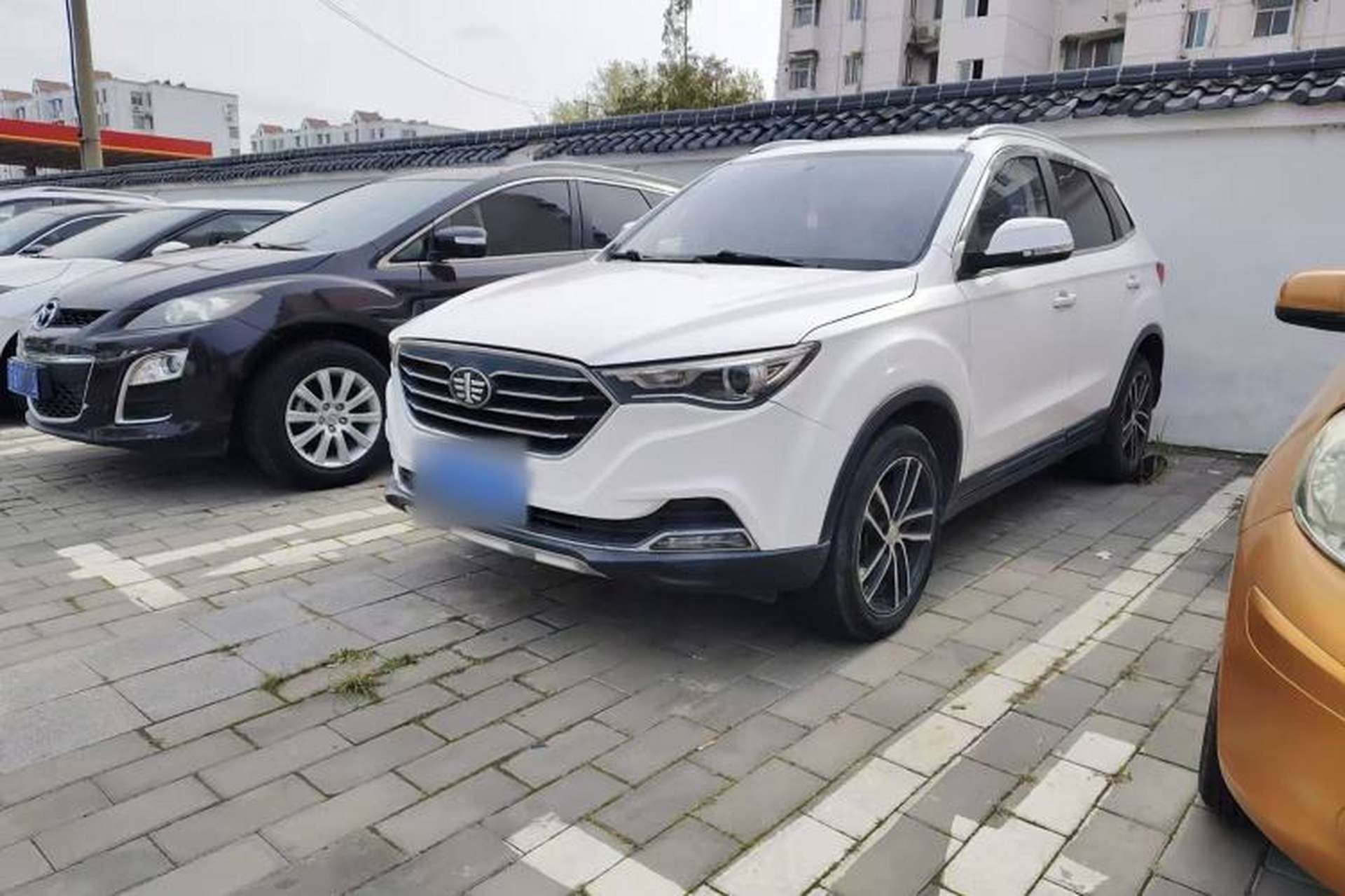 Used Bestune X40 2018 Internet Celebrity Edition 1.6L Automatic Luxury Version Front Left 45 Deg