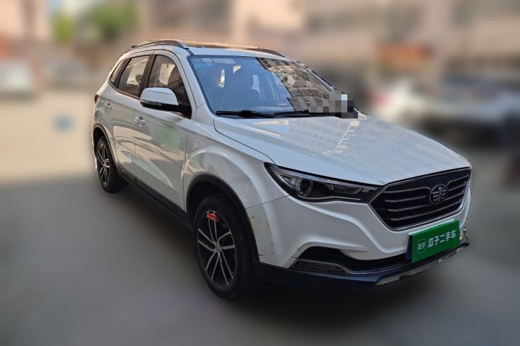 Used Bestune X40 2018 Internet Celebrity Edition 1.6L Manual Luxury Version Front Right 45 Deg