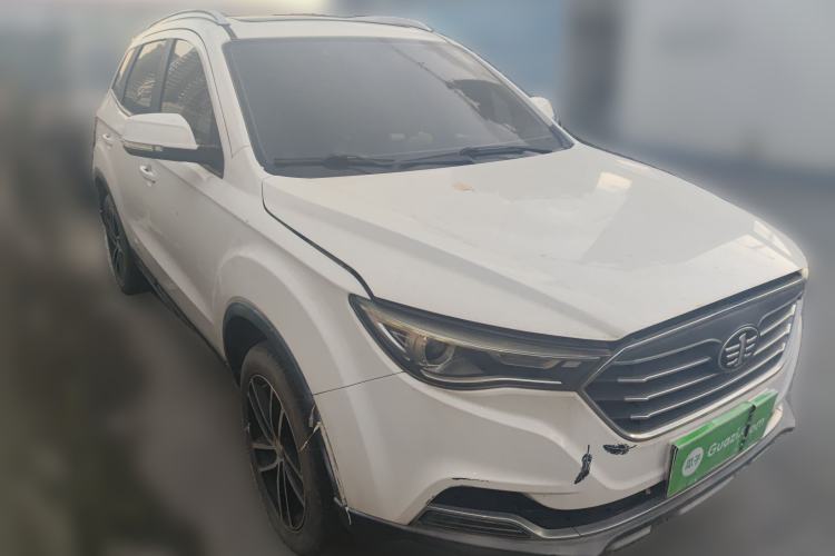 Used Bestune X40 2018 Internet Celebrity Edition 1.6L Manual Luxury Version Front Right 45 Deg
