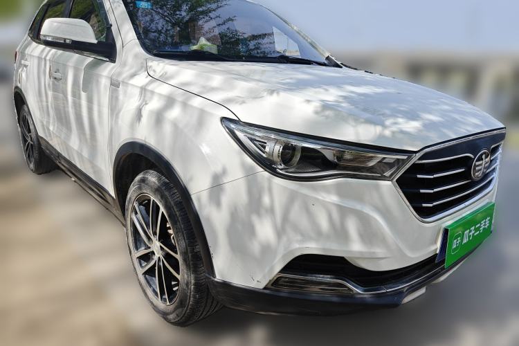 Used Bestune X40 2018 Internet Celebrity Edition 1.6L Automatic Luxury Version Front Right 45 Deg
