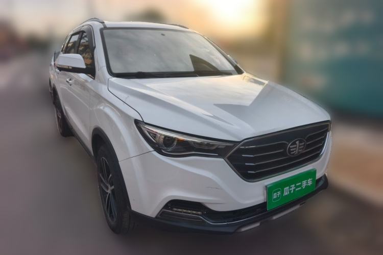 Used Bestune X40 2018 Internet Celebrity Edition 1.6L Manual Luxury Version Front Right 45 Deg