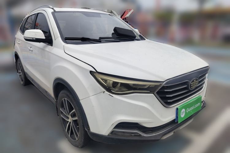 Used Bestune X40 2018 Internet Celebrity Edition 1.6L Automatic Luxury Version Front Right 45 Deg