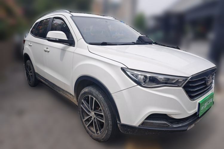 Used Bestune X40 2018 Internet Celebrity Edition 1.6L Manual Connected Smart Cool Type Front Right 45 Deg