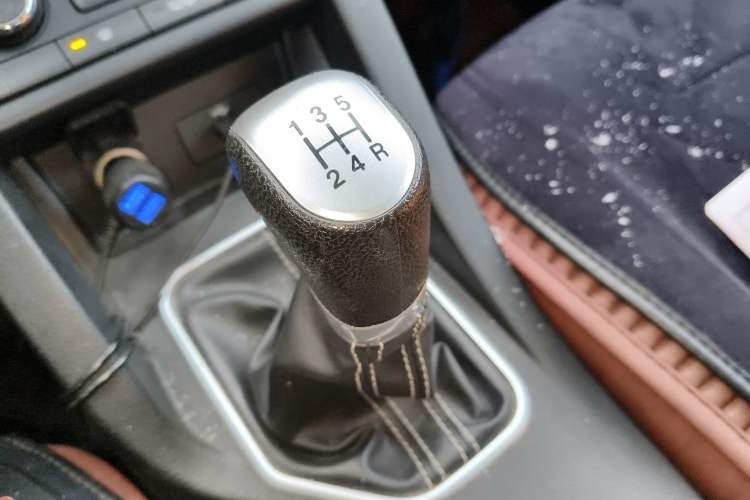 Used Bestune X40 2018 Internet Celebrity Edition 1.6L Manual Luxury Version Gear Lever