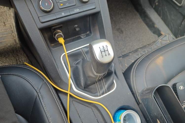 Used Bestune X40 2018 Internet Celebrity Edition 1.6L Manual Luxury Version Gear Lever