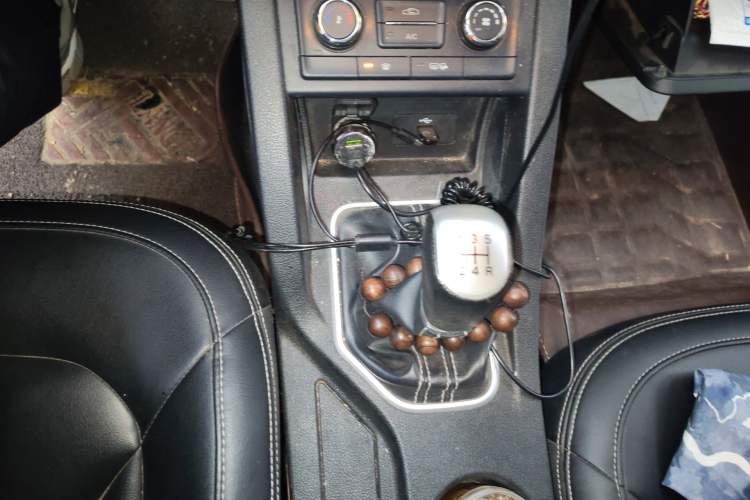 Used Bestune X40 2018 Internet Celebrity Edition 1.6L Manual Luxury Version Gear Lever