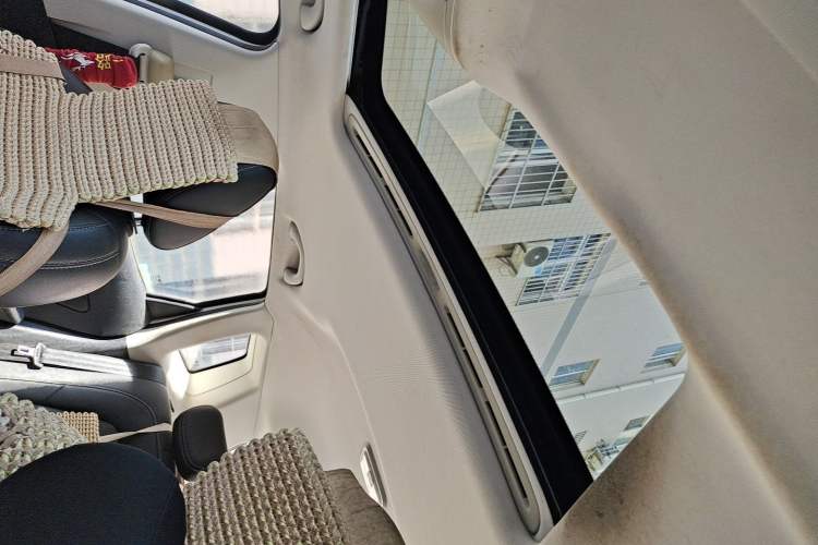 Used Bestune X40 2018 Internet Celebrity Edition 1.6L Manual Luxury Version Headliner