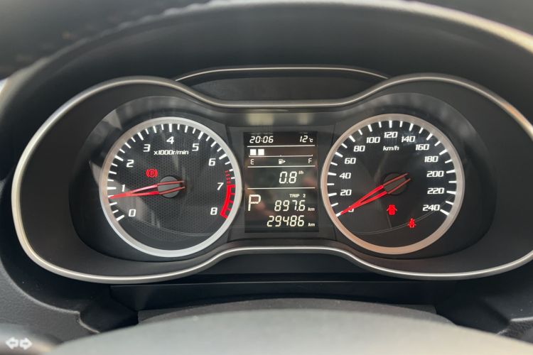 Used Bestune X40 2018 Internet Celebrity Edition 1.6L Automatic Luxury Version Instrument Cluster