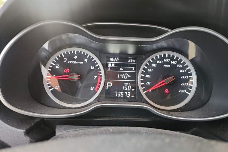 Used Bestune X40 2018 Internet Celebrity Edition 1.6L Automatic Luxury Version Instrument Cluster