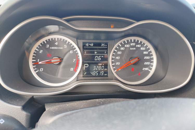 Used Bestune X40 2018 Internet Celebrity Edition 1.6L Automatic Luxury Version Instrument Cluster