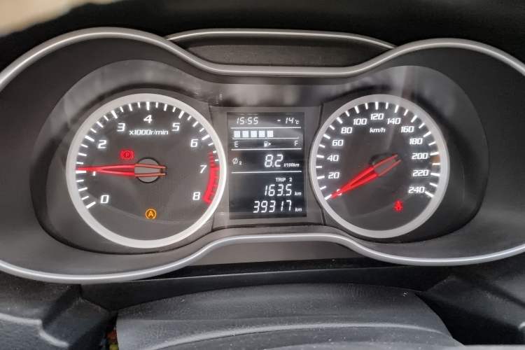 Used Bestune X40 2018 Internet Celebrity Edition 1.6L Manual Luxury Version Instrument Cluster