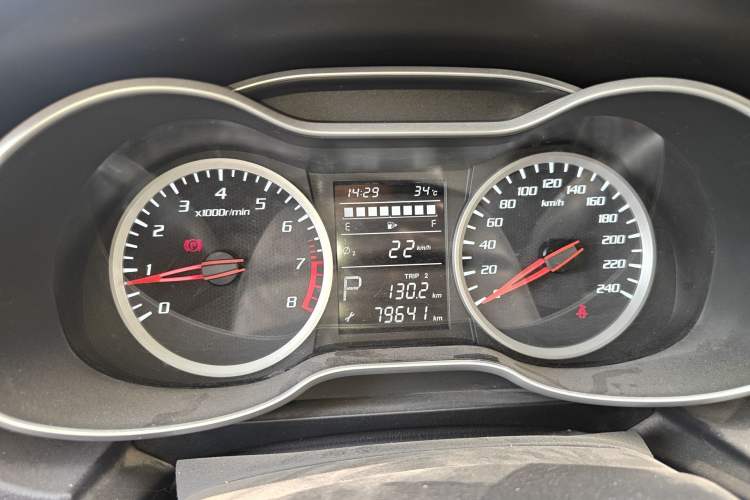 Used Bestune X40 2018 Internet Celebrity Edition 1.6L Automatic Luxury Version Instrument Cluster