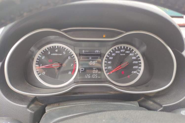 Used Bestune X40 2018 Internet Celebrity Edition 1.6L Automatic Luxury Version Instrument Cluster