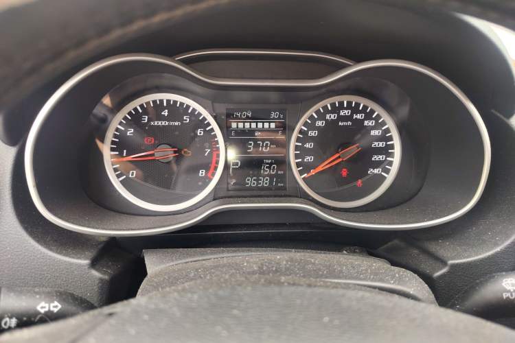 Used Bestune X40 2018 Internet Celebrity Edition 1.6L Automatic Luxury Version Instrument Cluster