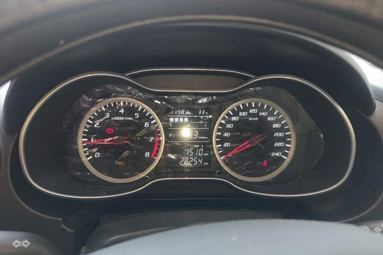 Used Bestune X40 2018 Internet Celebrity Edition 1.6L Manual Comfort Version Instrument Cluster