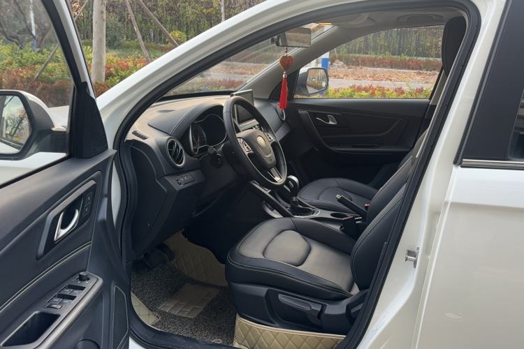 Used Bestune X40 2018 Internet Celebrity Edition 1.6L Automatic Luxury Version Interior 1