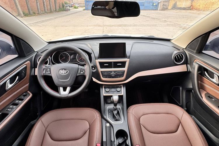 Used Bestune X40 2018 Internet Celebrity Edition 1.6L Automatic Luxury Version Interior 1