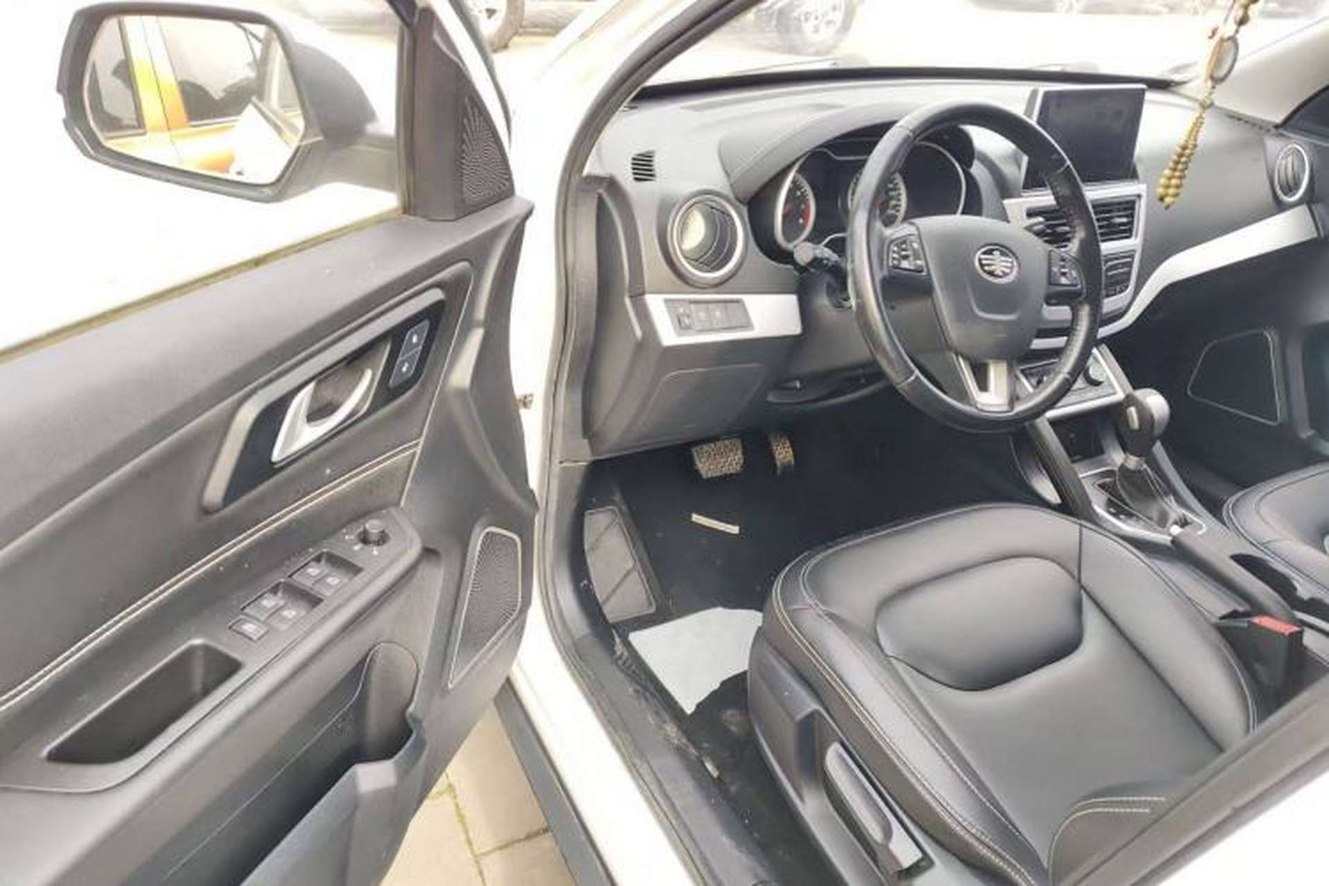 Used Bestune X40 2018 Internet Celebrity Edition 1.6L Automatic Luxury Version Interior 2