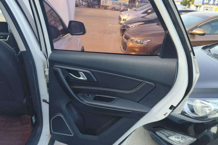 Used Bestune X40 2018 Internet Celebrity Edition 1.6L Automatic Luxury Version Interior 6