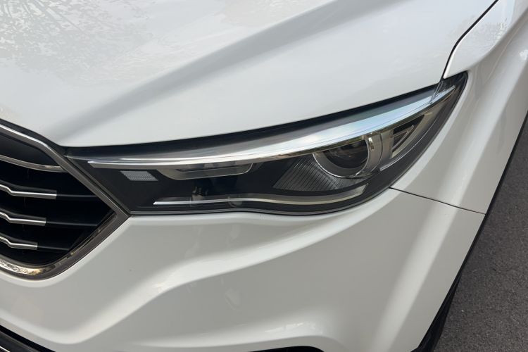 Used Bestune X40 2018 Internet Celebrity Edition 1.6L Automatic Luxury Version Left Front Headlight