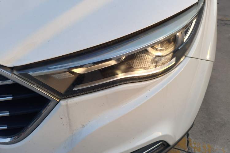 Used Bestune X40 2018 Internet Celebrity Edition 1.6L Automatic Luxury Version Left Front Headlight