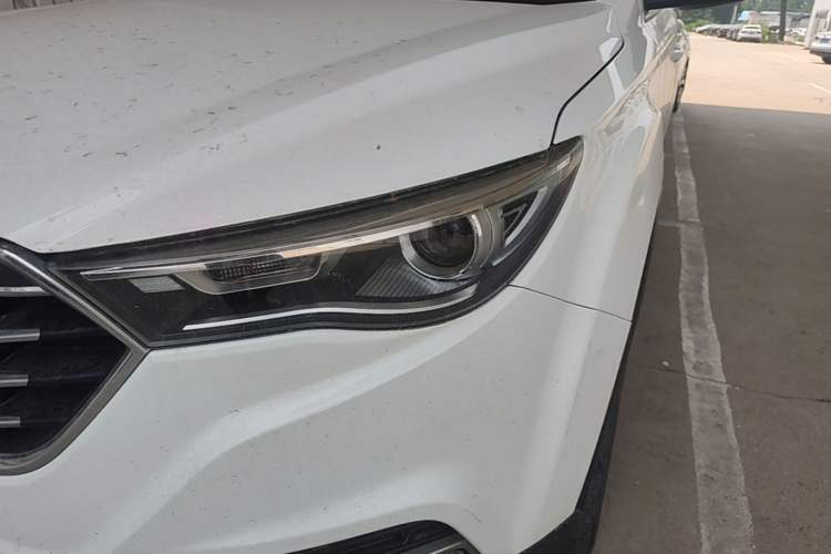 Used Bestune X40 2018 Internet Celebrity Edition 1.6L Manual Comfort Version Left Front Headlight