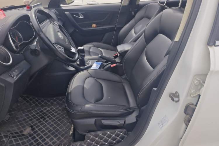 Used Bestune X40 2018 Internet Celebrity Edition 1.6L Manual Luxury Version Left Front Seat