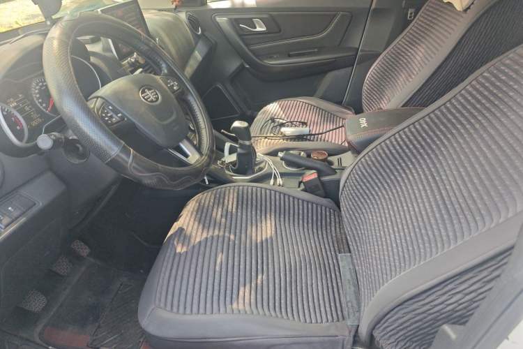 Used Bestune X40 2018 Internet Celebrity Edition 1.6L Manual Luxury Version Left Front Seat