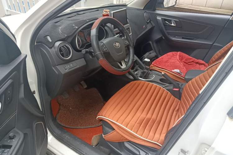 Used Bestune X40 2018 Internet Celebrity Edition 1.6L Manual Luxury Version Left Front Seat