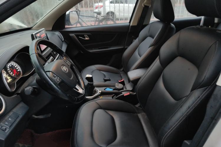 Used Bestune X40 2018 Internet Celebrity Edition 1.6L Manual Luxury Version Left Front Seat