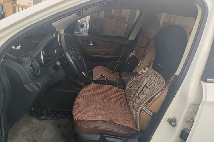 Used Bestune X40 2018 Internet Celebrity Edition 1.6L Manual Luxury Version Left Front Seat
