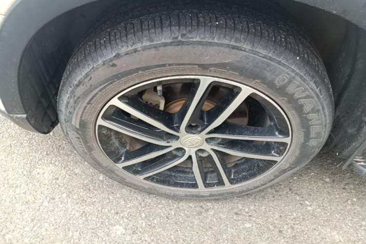 Used Bestune X40 2018 Internet Celebrity Edition 1.6L Manual Luxury Version Left Front Wheel Hub