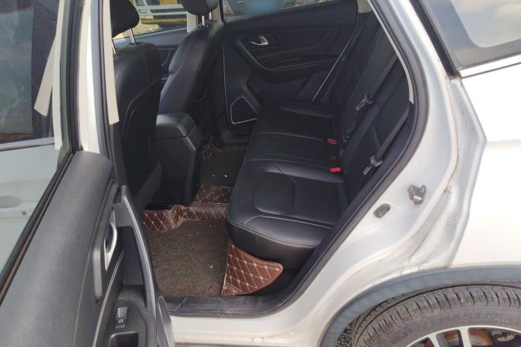 Used Bestune X40 2018 Internet Celebrity Edition 1.6L Automatic Luxury Version Left Rear Seat