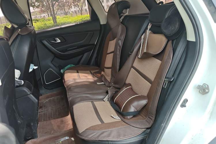 Used Bestune X40 2018 Internet Celebrity Edition 1.6L Automatic Luxury Version Left Rear Seat