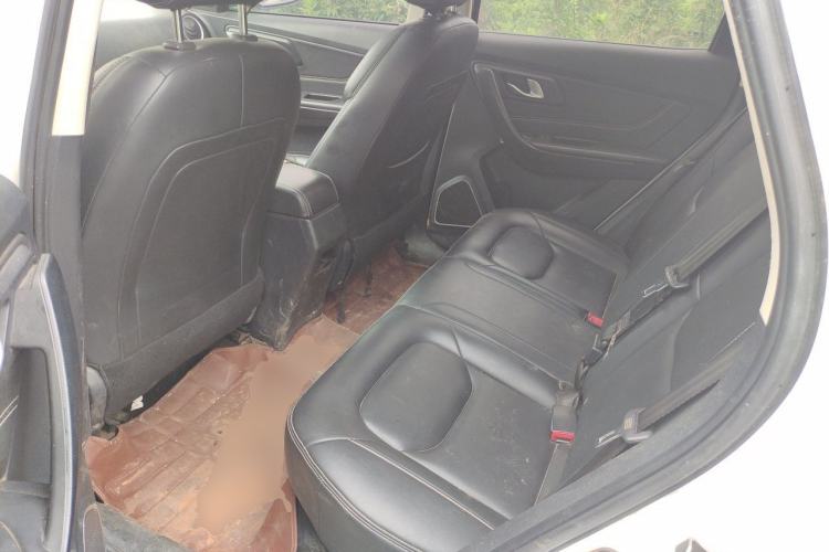 Used Bestune X40 2018 Internet Celebrity Edition 1.6L Automatic Luxury Version Left Rear Seat