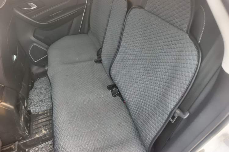 Used Bestune X40 2018 Internet Celebrity Edition 1.6L Manual Luxury Version Left Rear Seat