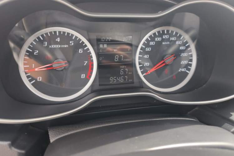 Used Bestune X40 2018 Internet Celebrity Edition 1.6L Manual Luxury Version Odometer Close Up