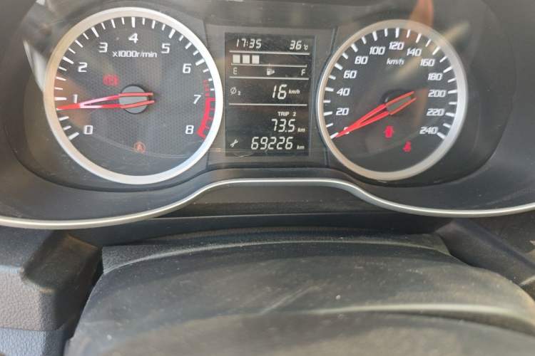 Used Bestune X40 2018 Internet Celebrity Edition 1.6L Manual Luxury Version Odometer Close Up