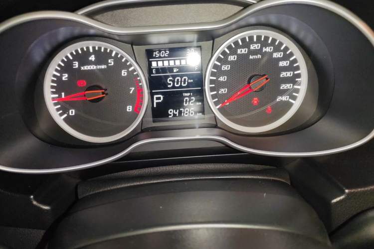 Used Bestune X40 2018 Internet Celebrity Edition 1.6L Automatic Luxury Version Odometer Close Up