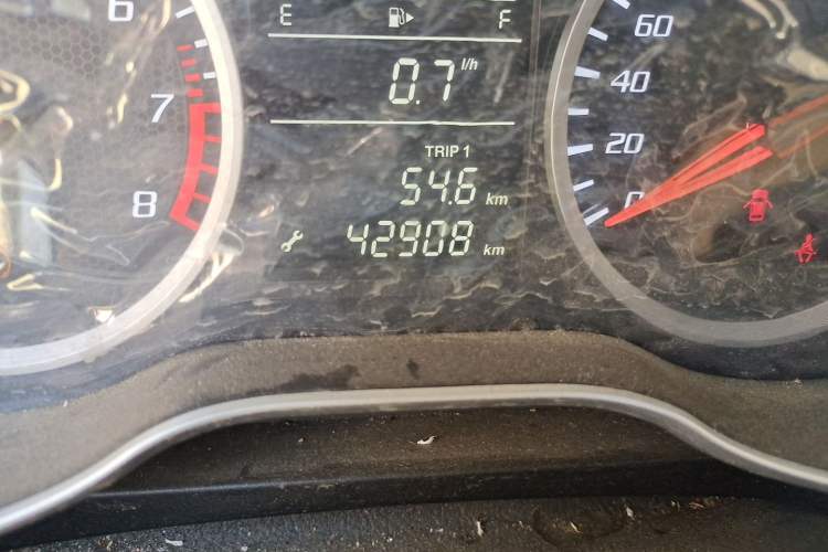Used Bestune X40 2018 Internet Celebrity Edition 1.6L Manual Luxury Version Odometer Close Up