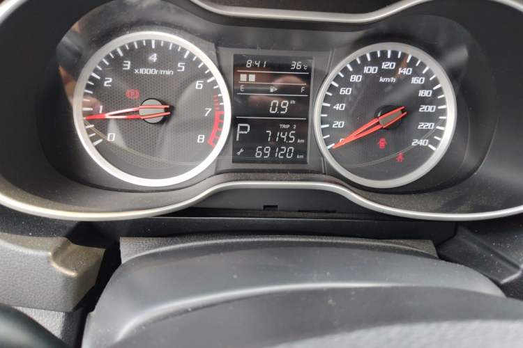 Used Bestune X40 2018 Internet Celebrity Edition 1.6L Automatic Luxury Version Odometer Close Up